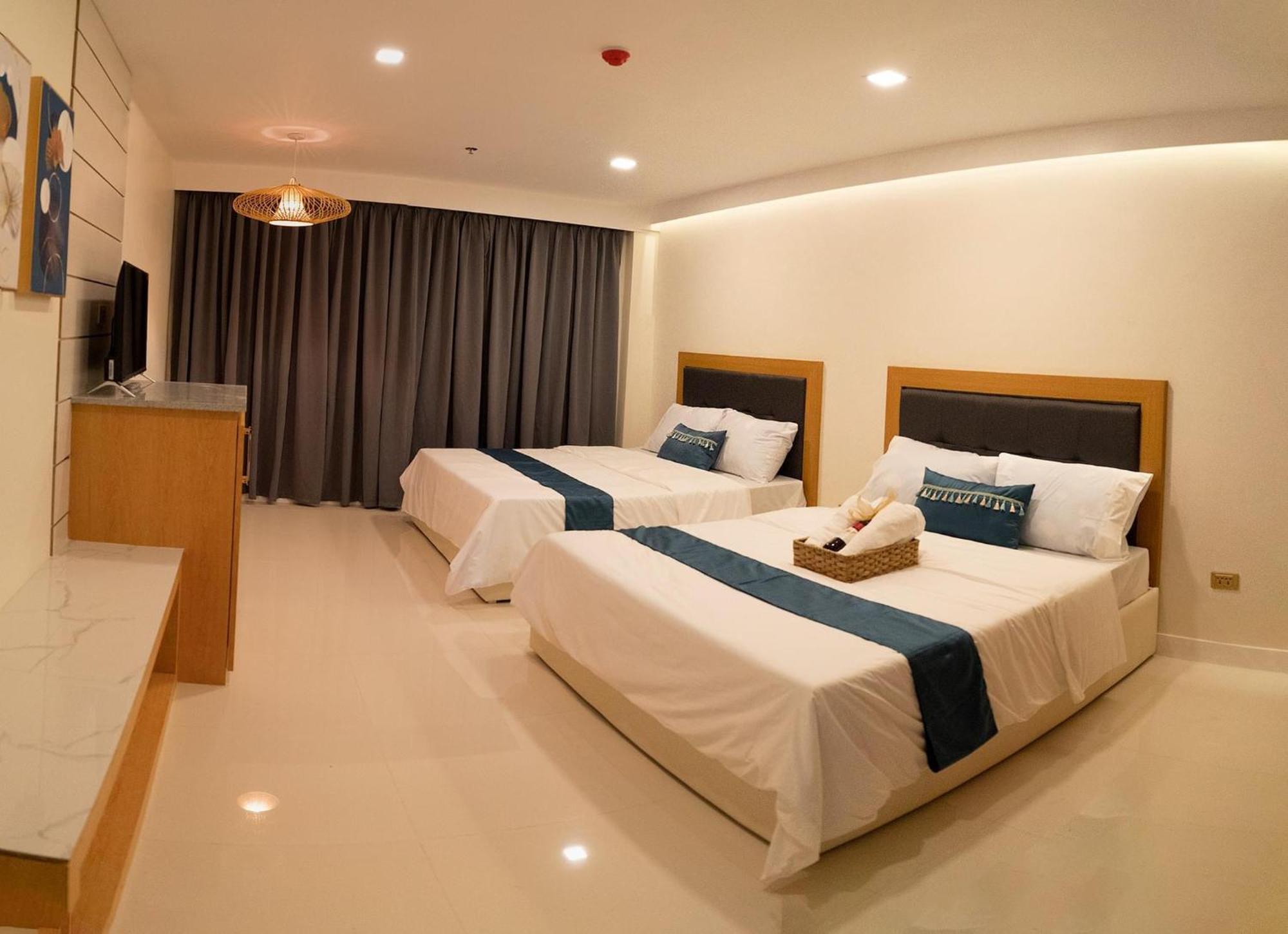 717 Residences ايلويلو المظهر الخارجي الصورة