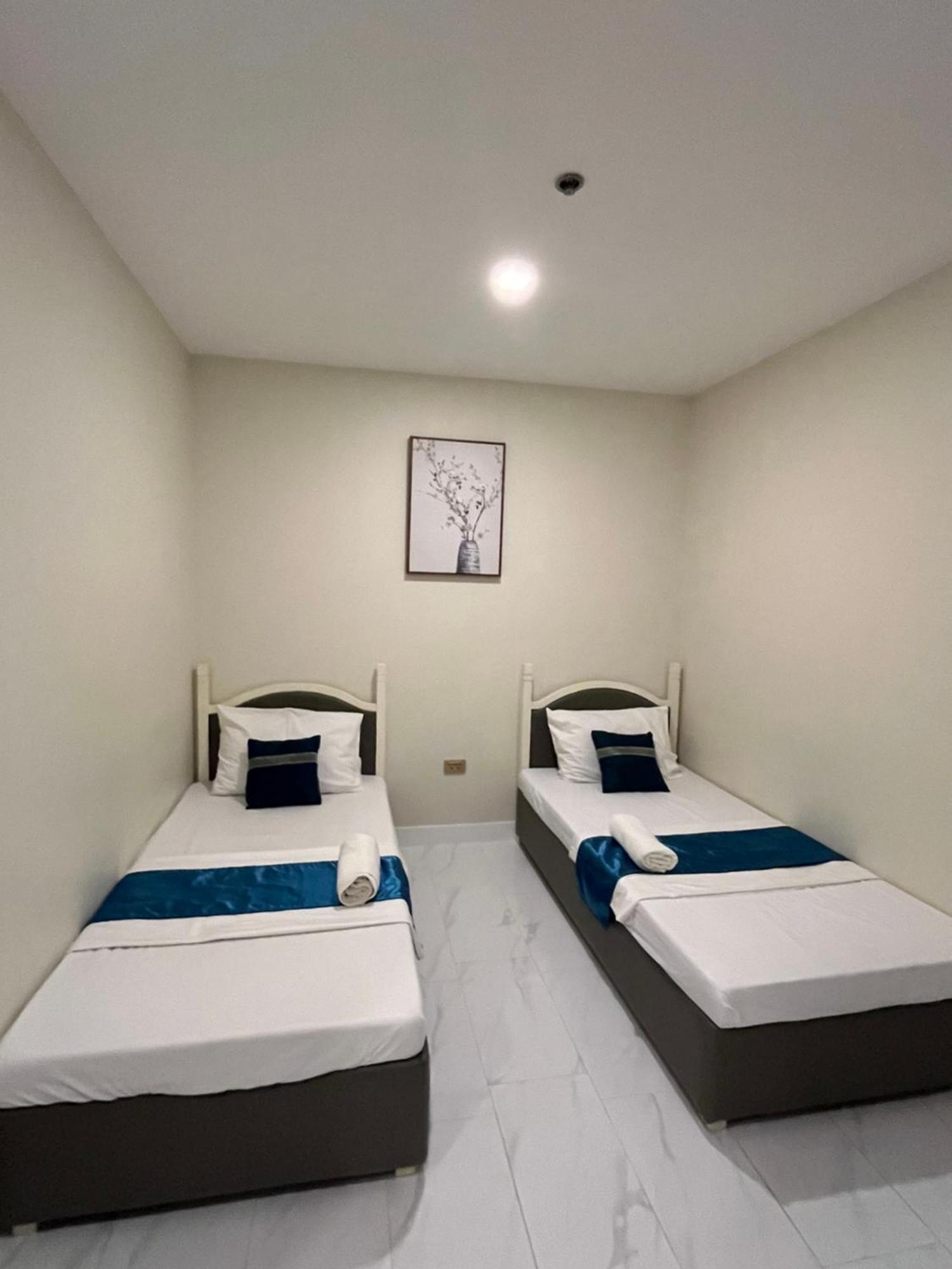 717 Residences ايلويلو المظهر الخارجي الصورة
